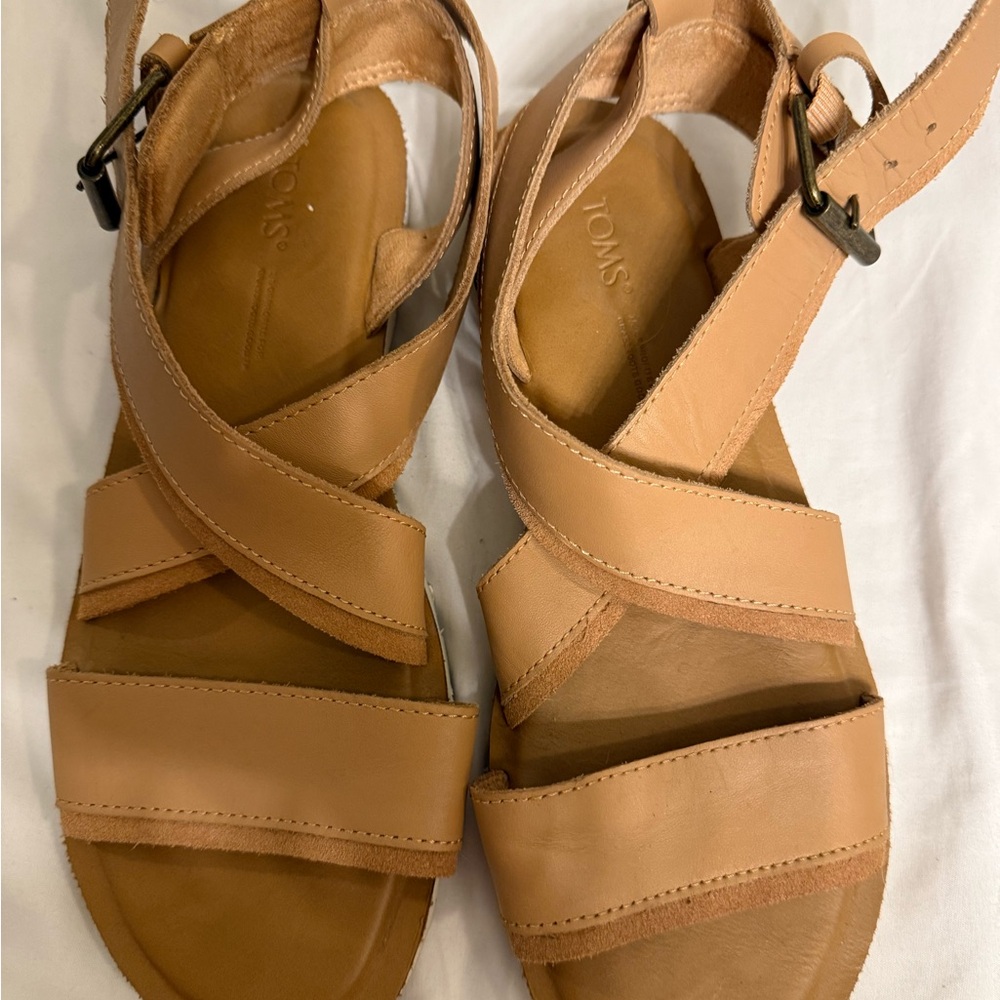 Toms Tan Sandals Comfortable Leather Straps